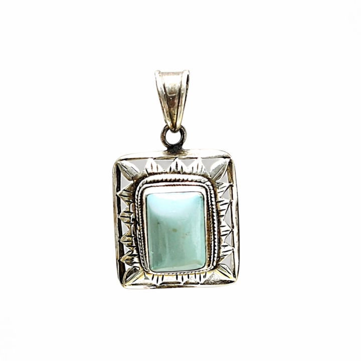 Pendentif turquoise en argent massif – Élégance artisanale et énergie apaisante