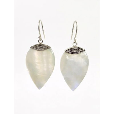 Boucles d’Oreilles en Nacre & Argent