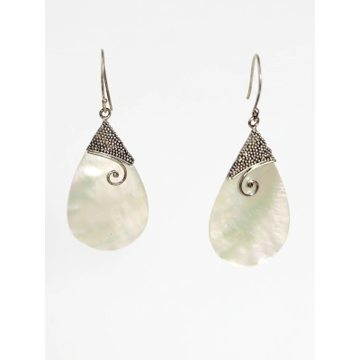 Boucles d’Oreilles en Nacre & Argent