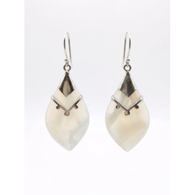 Boucles d’Oreilles en Nacre & Argent