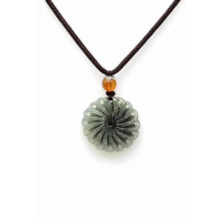 Pendentif Fleur de Jade – Harmonie & Élégance Naturelle