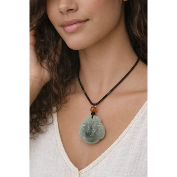 Pendentif en Jade Sculpté & Agate Orange