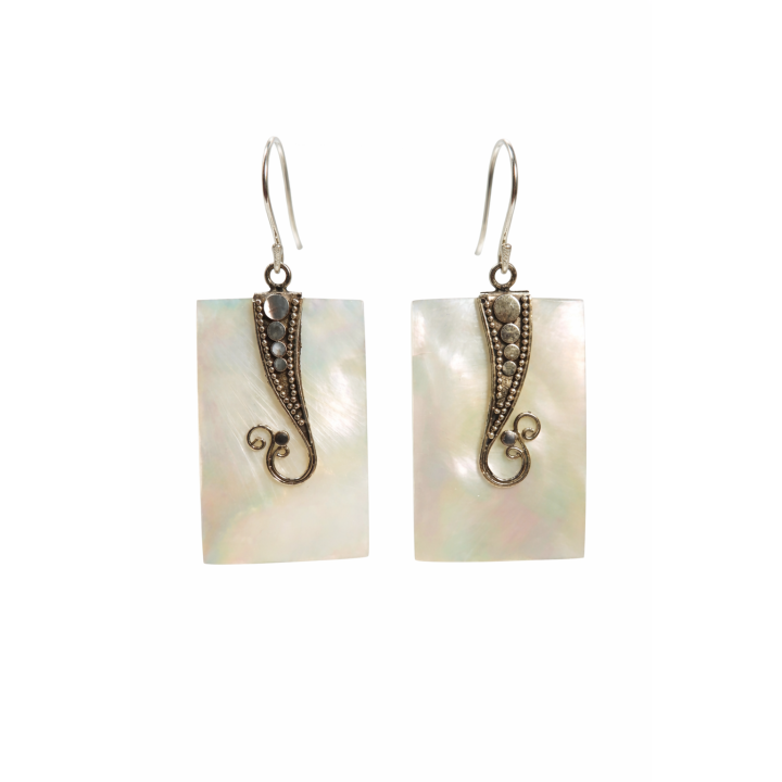 Boucle d'oreilles nacre blanche