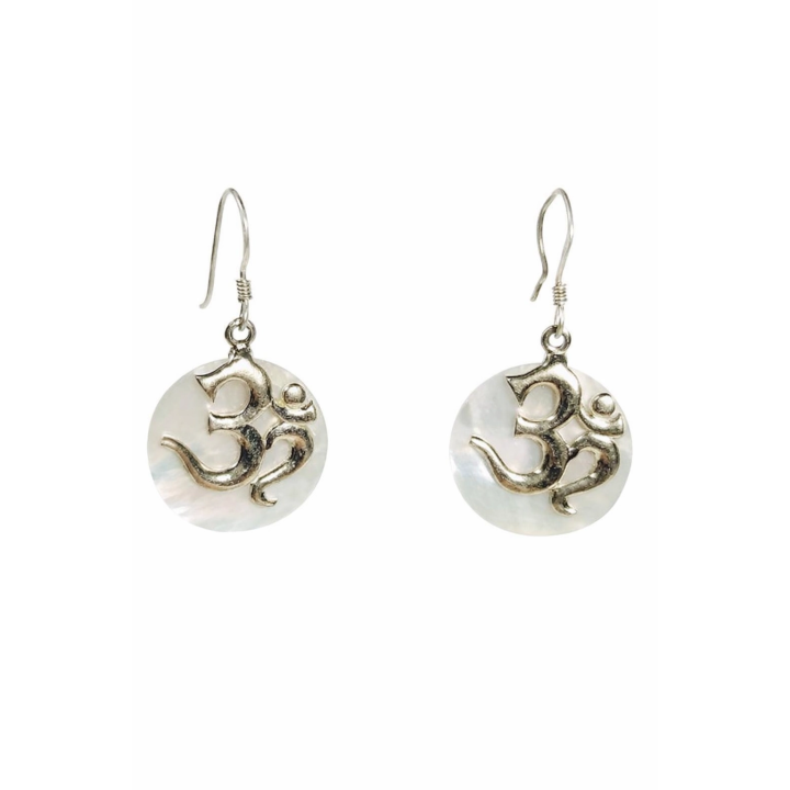 Boucles d’Oreilles Om en Nacre & Argent