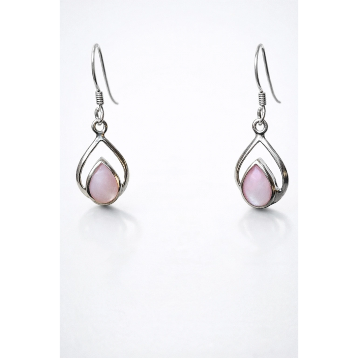 Boucles d’Oreilles Goutte en Nacre Rose & Argent – Douceur & Lumière Naturelle