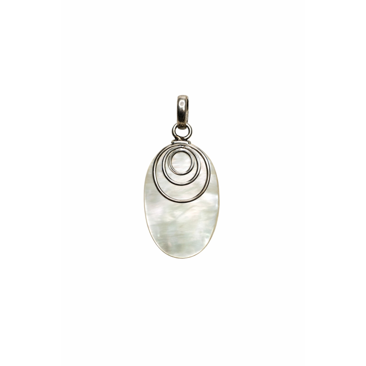 Pendentif en Nacre Naturelle et Argent 925 – Élégance Intemporelle & Énergie Apaisante